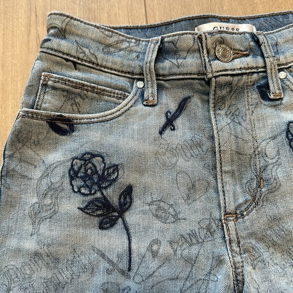 Guess Denim Shorts - Picture 2 of 4